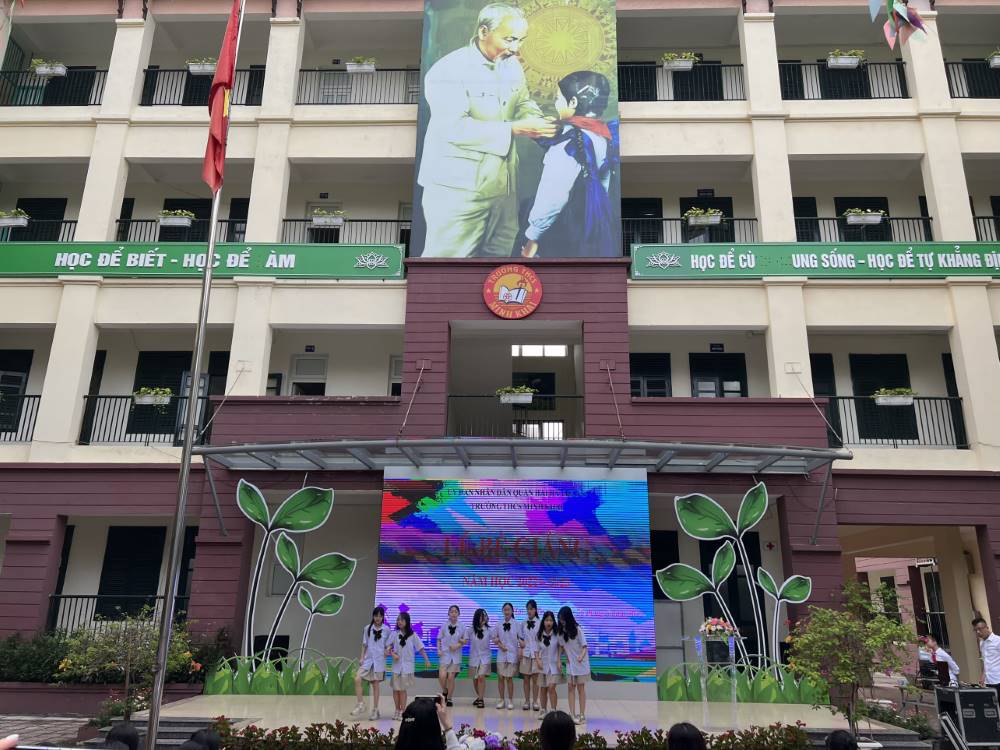 Lễ bế giảng 22-23 (2).jpg