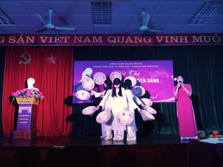 Hội thi cô giáo tài năng duyên dáng